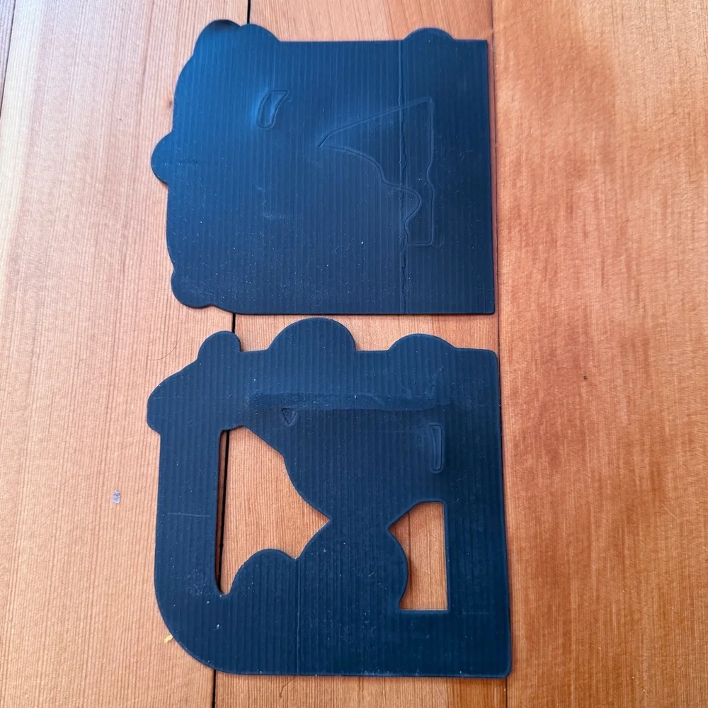 Set of 2 Disney World Annual Passholder Magnets NWOT - Picture 4 of 4